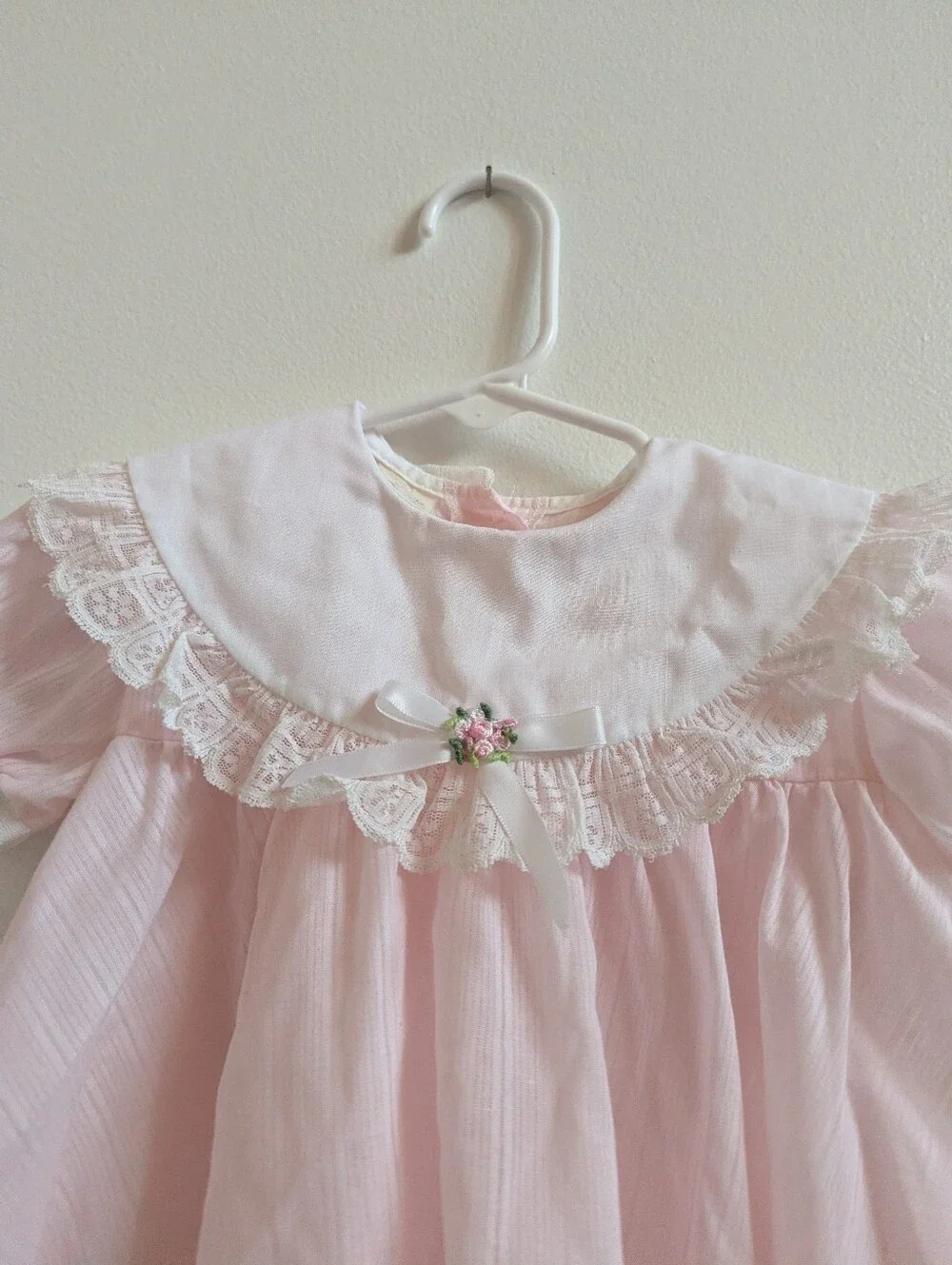 Vtg Miniworld Dress 12m Baby Girls Pin Frilly Lace - Picture 2 of 5